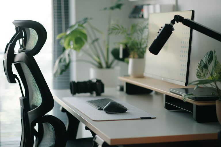 How to Choose a Comfortable Desk Chair